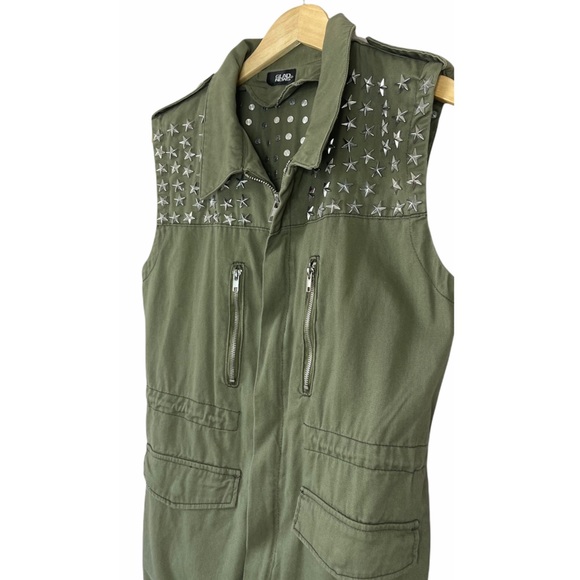 Glad News Army Green Studded Vest Size Medium/Large - Picture 2 of 9
